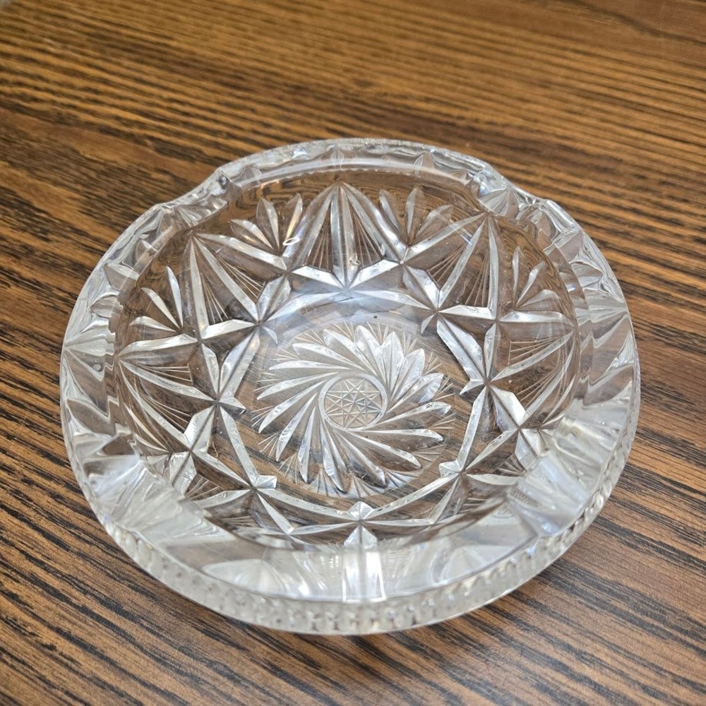 Vintage Lausitzer German Lead Crystal Ashtray Star &‎ Pinwheel Design